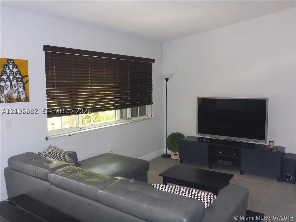 6880 NW 166th Ter 1001 — photo