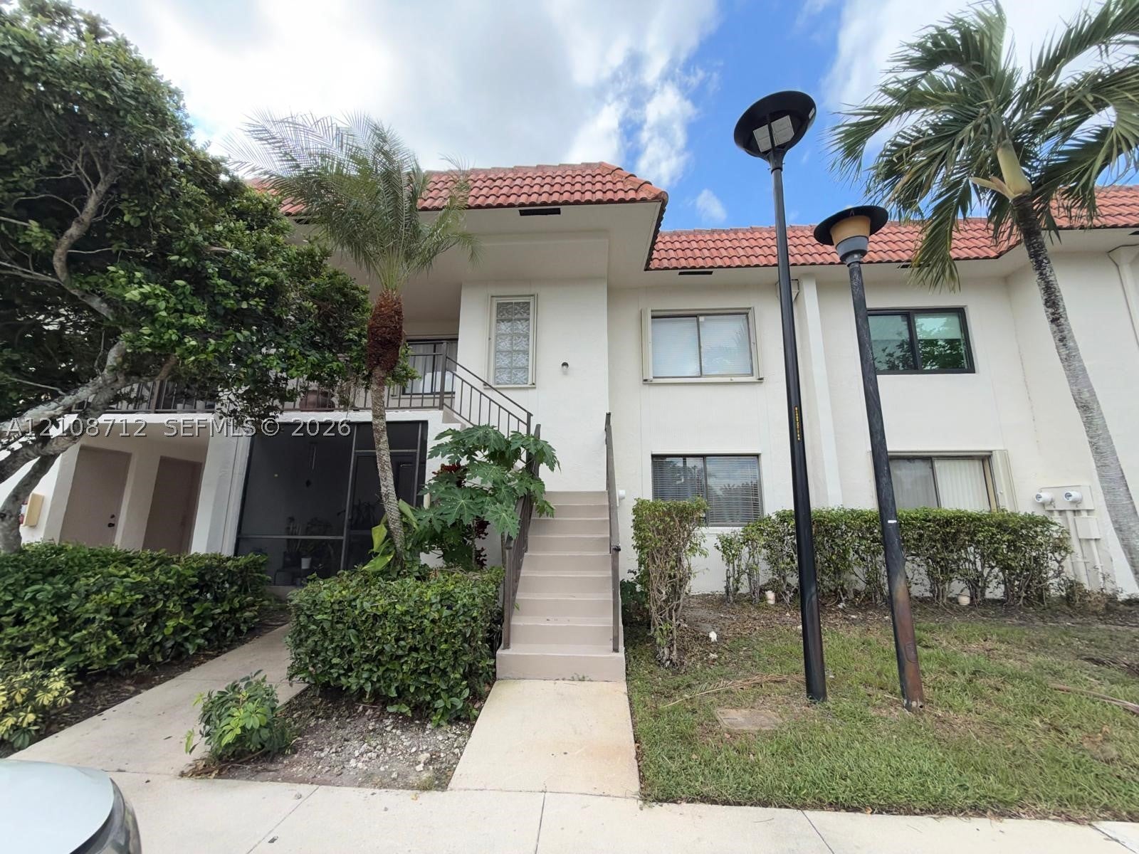 379 Lakeview Dr 205 — photo