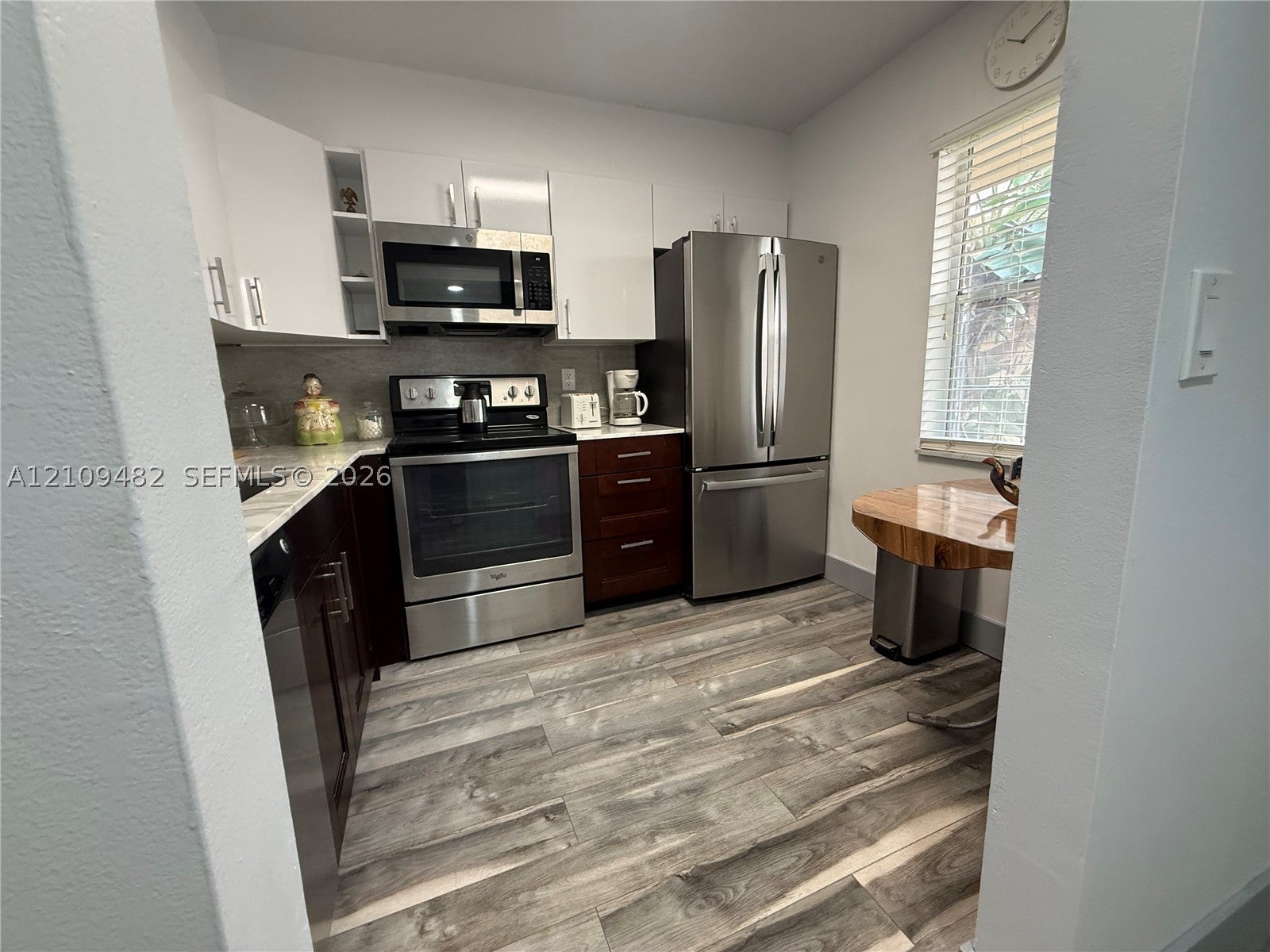 2811 Somerset Dr 200 — photo