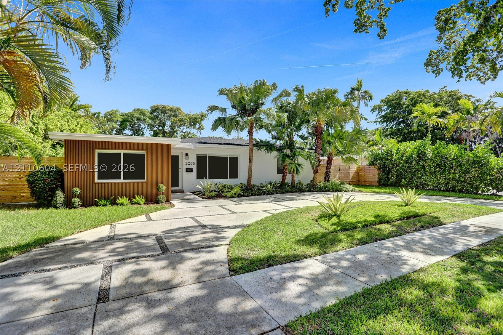 2055 Alamanda Dr 0 — photo
