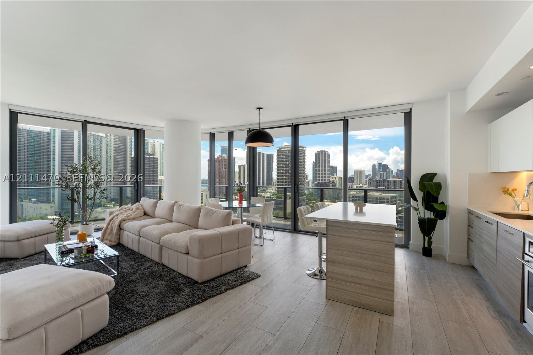 121 NE 34th St 2204 — photo