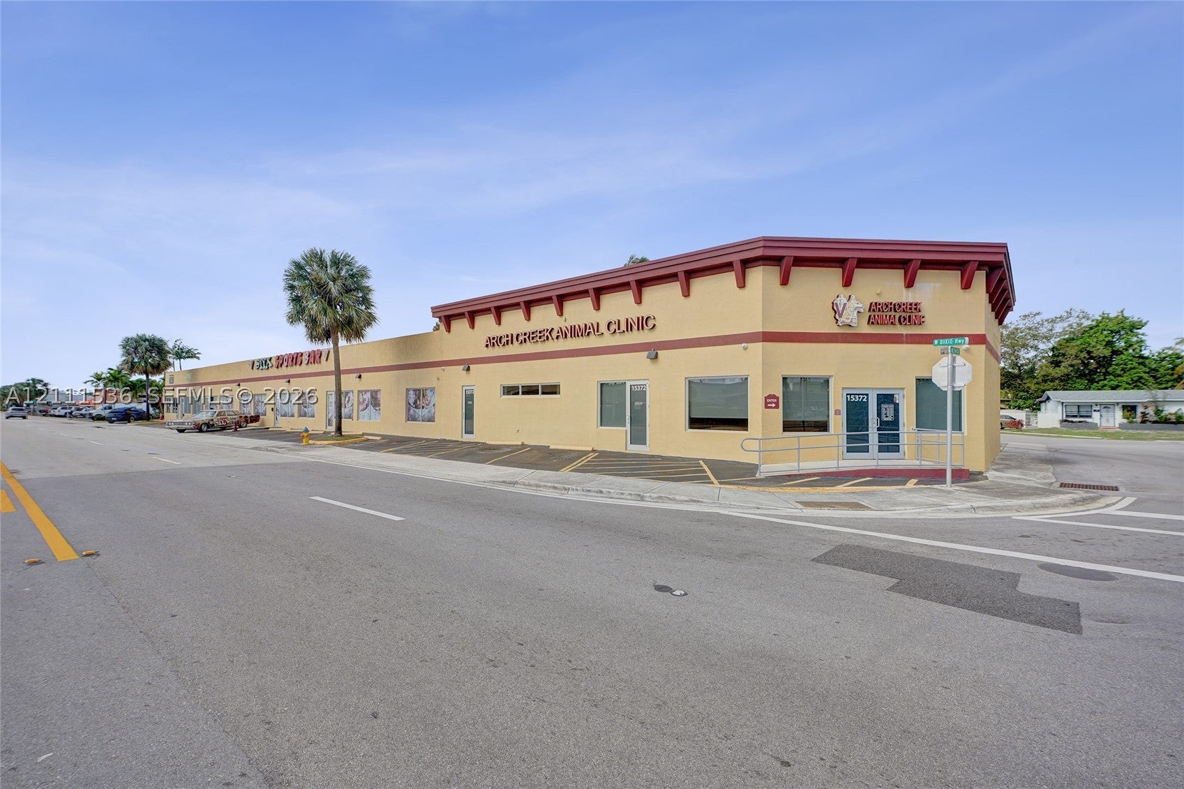 15330 W Dixie Hwy — photo
