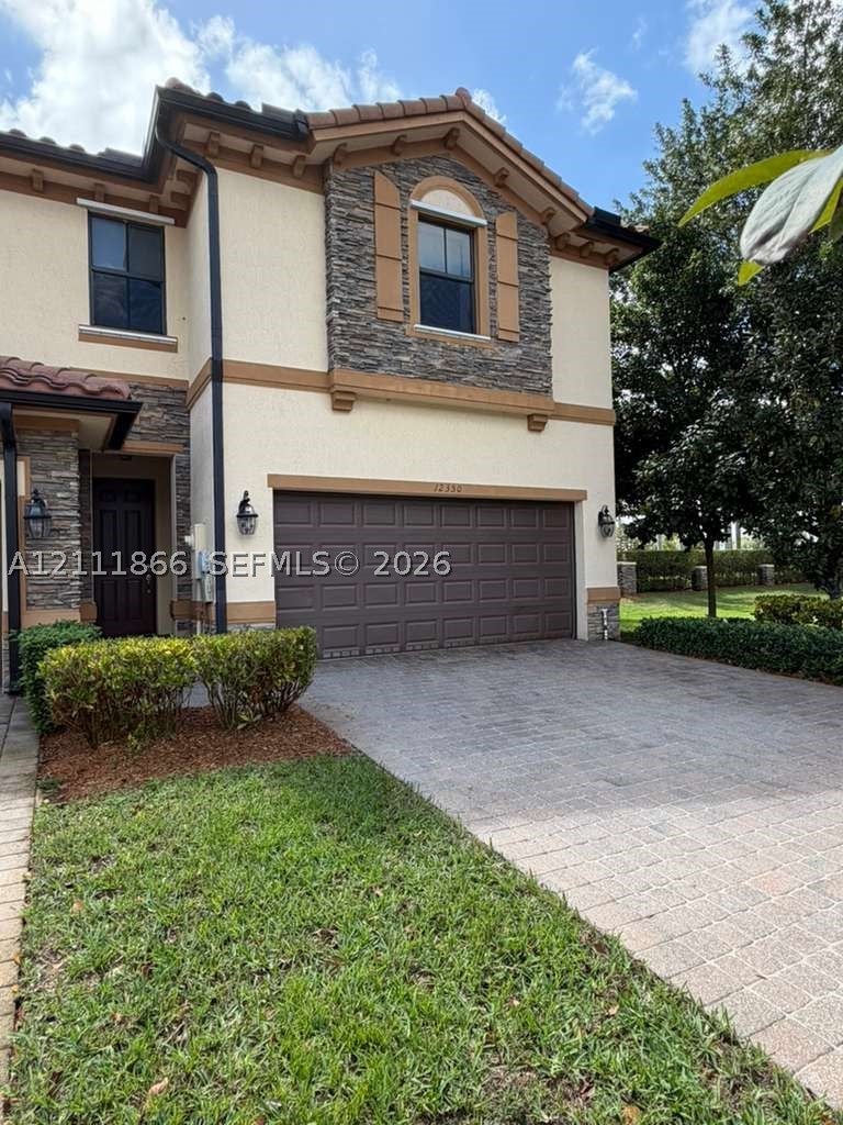 12350 S Village Cir — photo