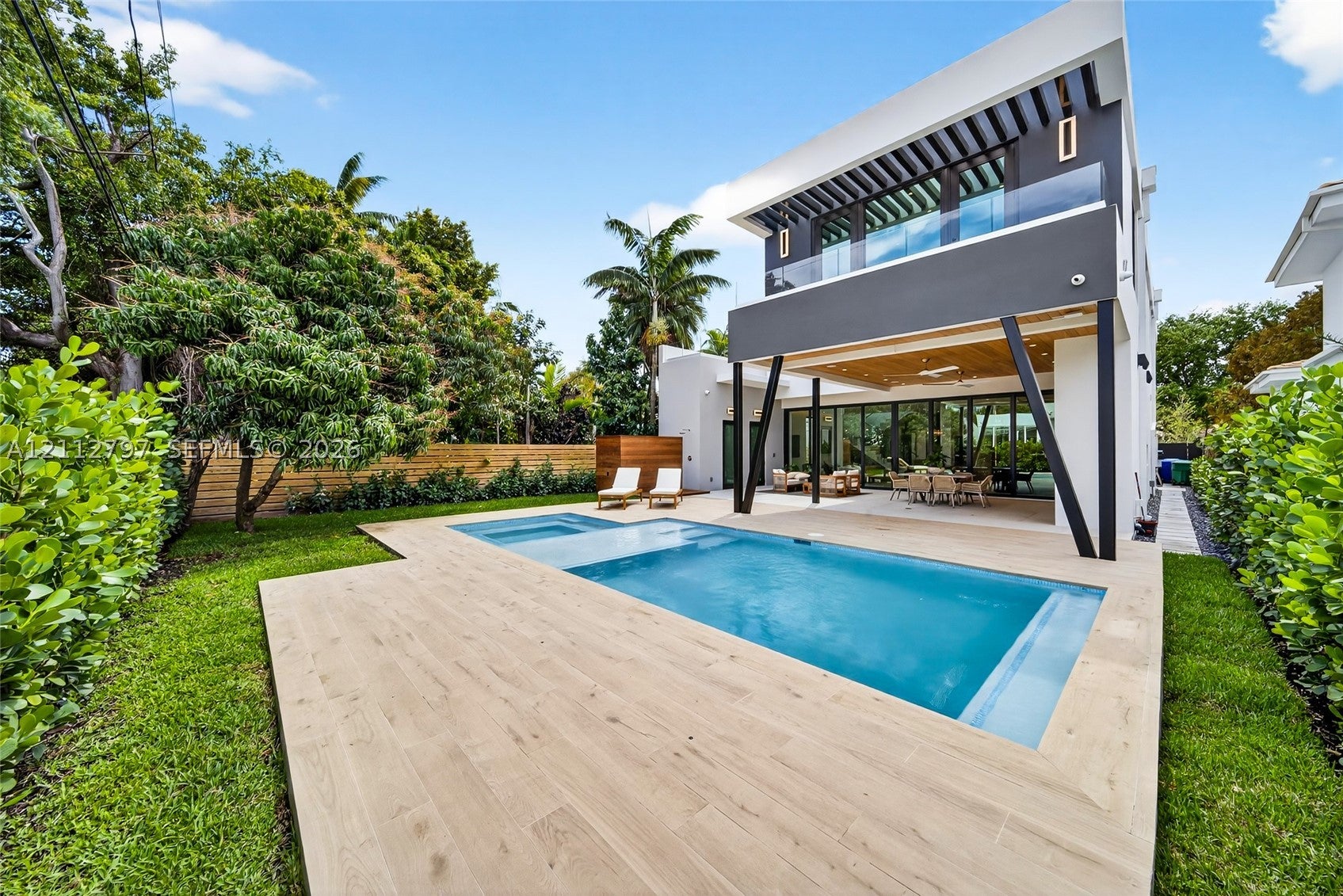 609 SW 24th Rd, Miami, FL 33129