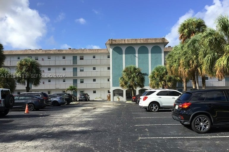 4311 Crystal Lake Dr 219 — photo