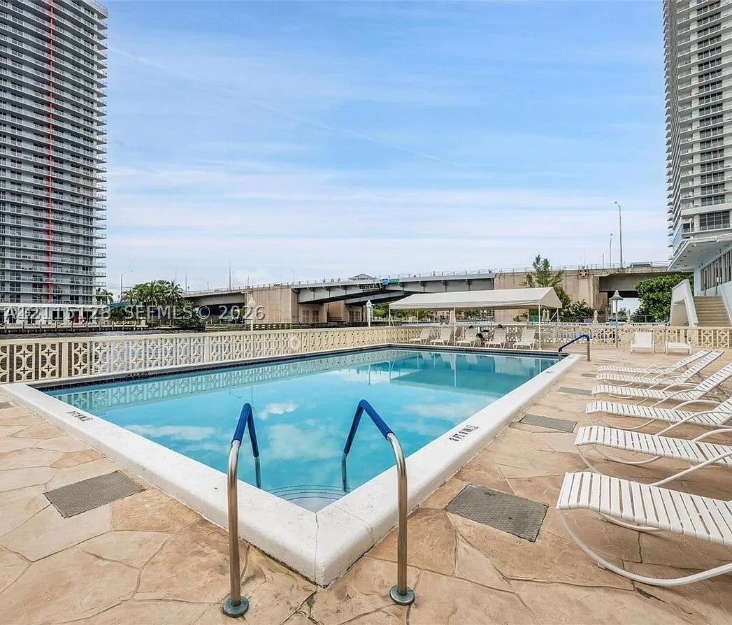 1817 S Ocean Dr 426 — photo