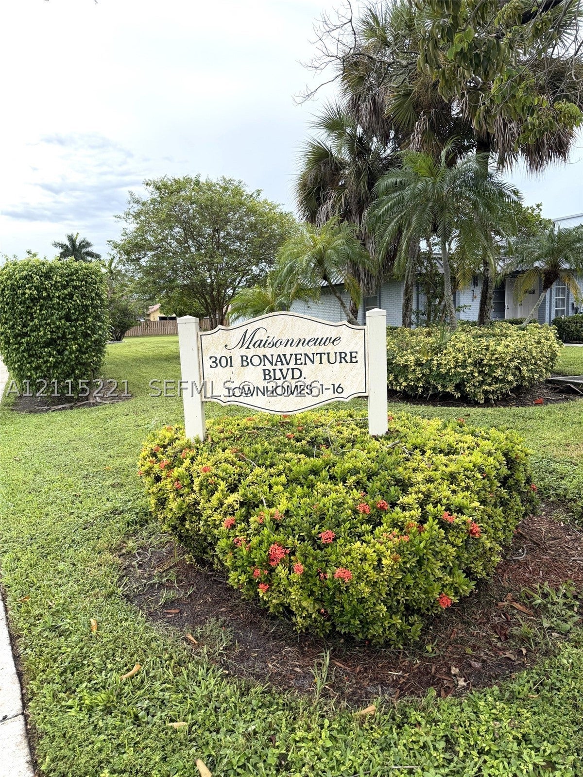 301 Bonaventure Blvd 15 — photo