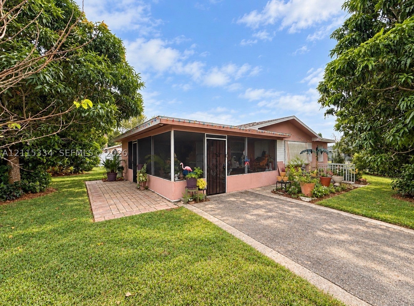 902 Palm Blvd — photo