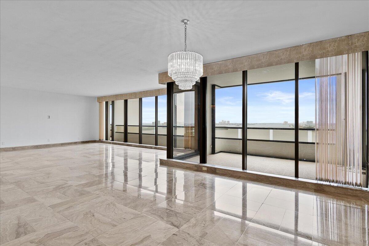 100 Lakeshore Drive 1955 — photo