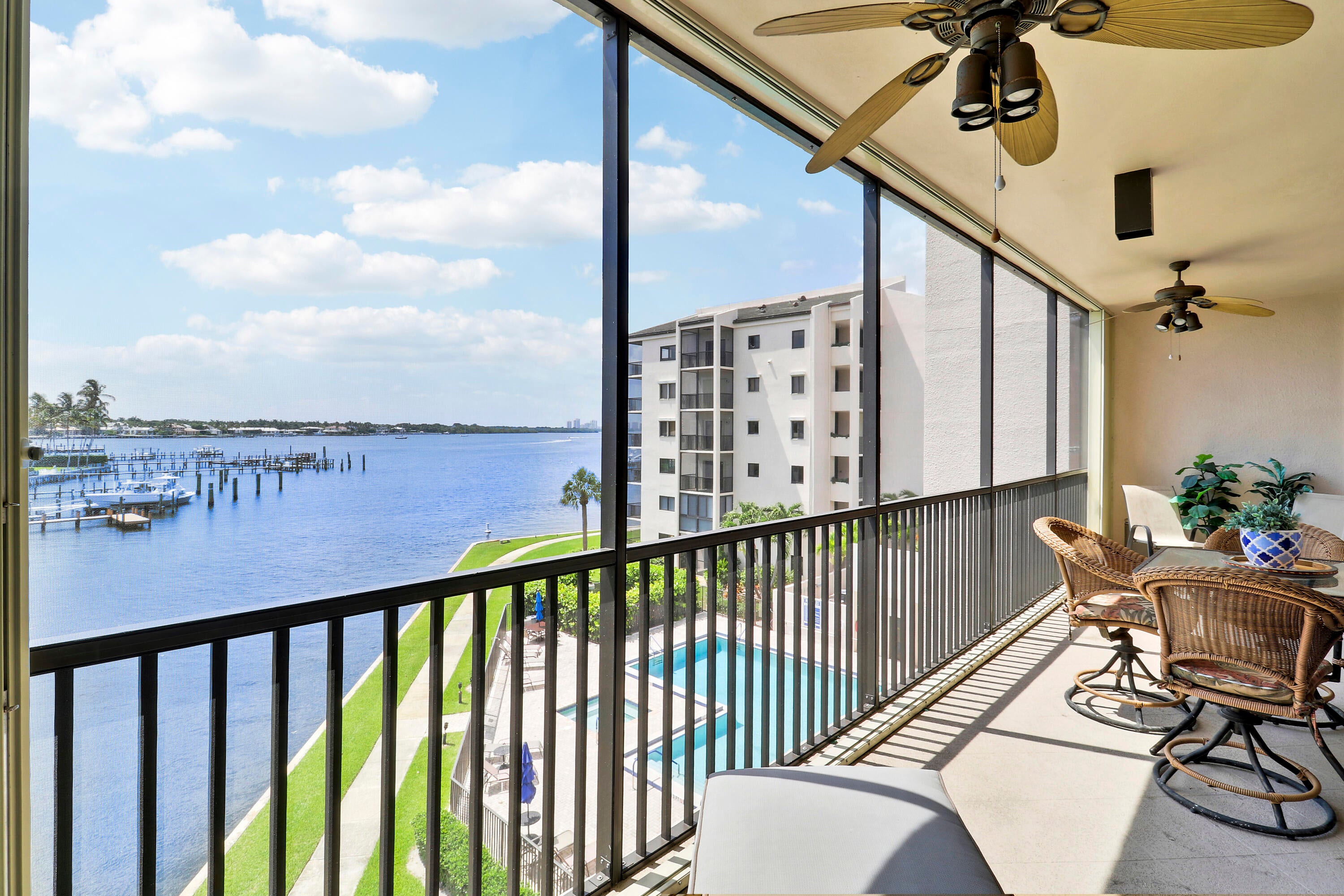 11370 Twelve Oaks Way 416 — photo
