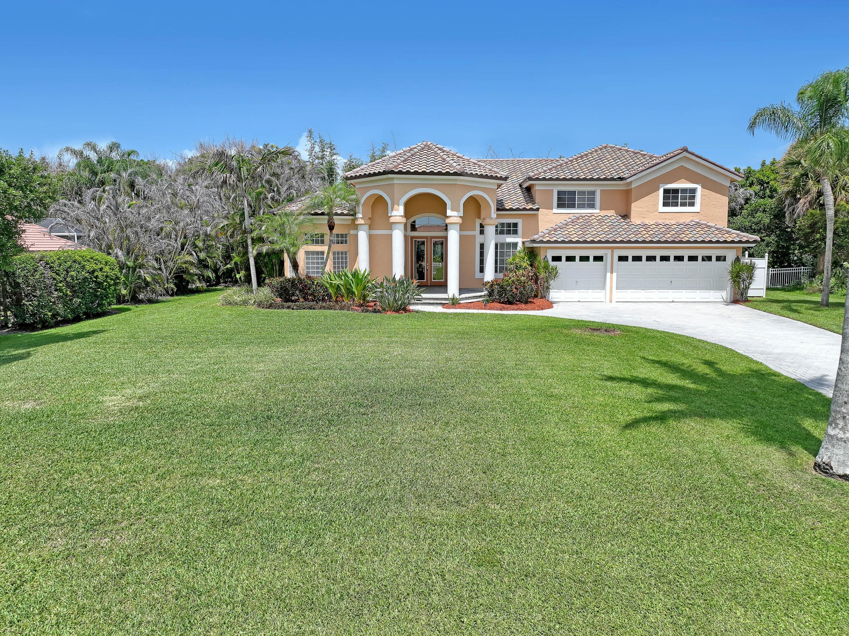 559 SW Squire Johns Lane — photo