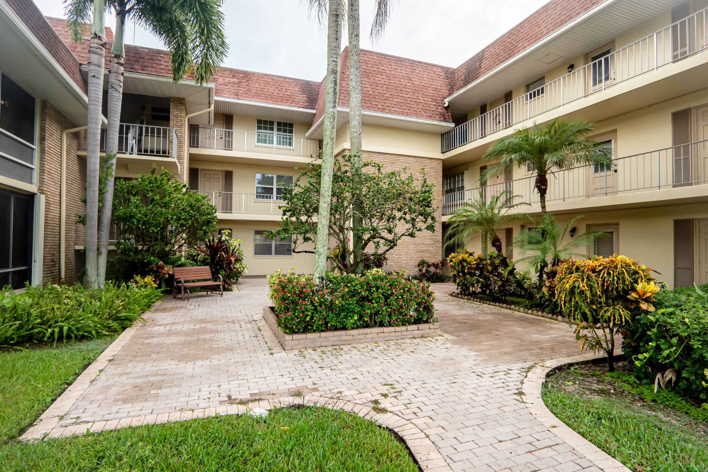 5570 Tamberlane Circle 130 — photo