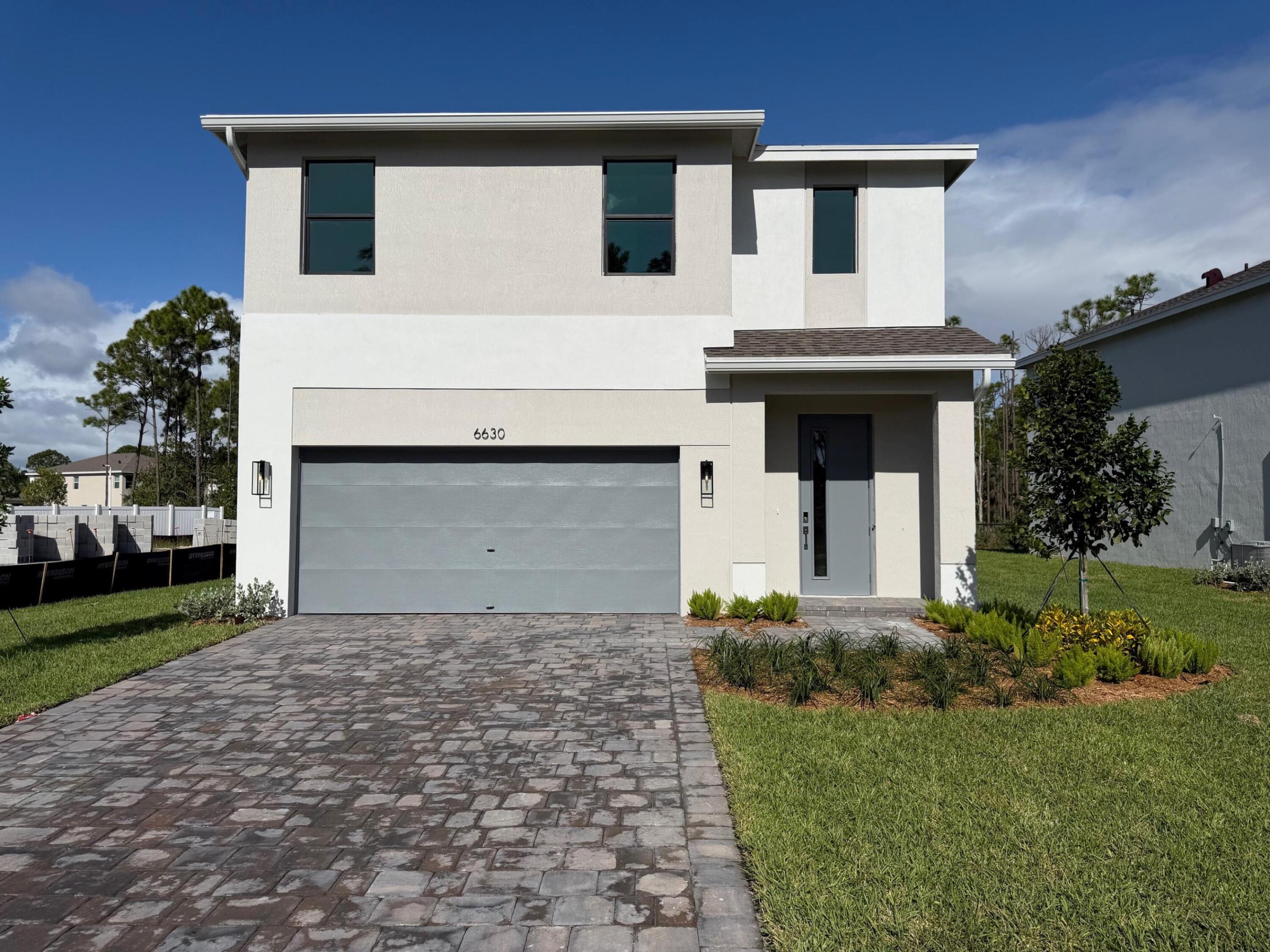 6630 SE Park Trace Drive — photo