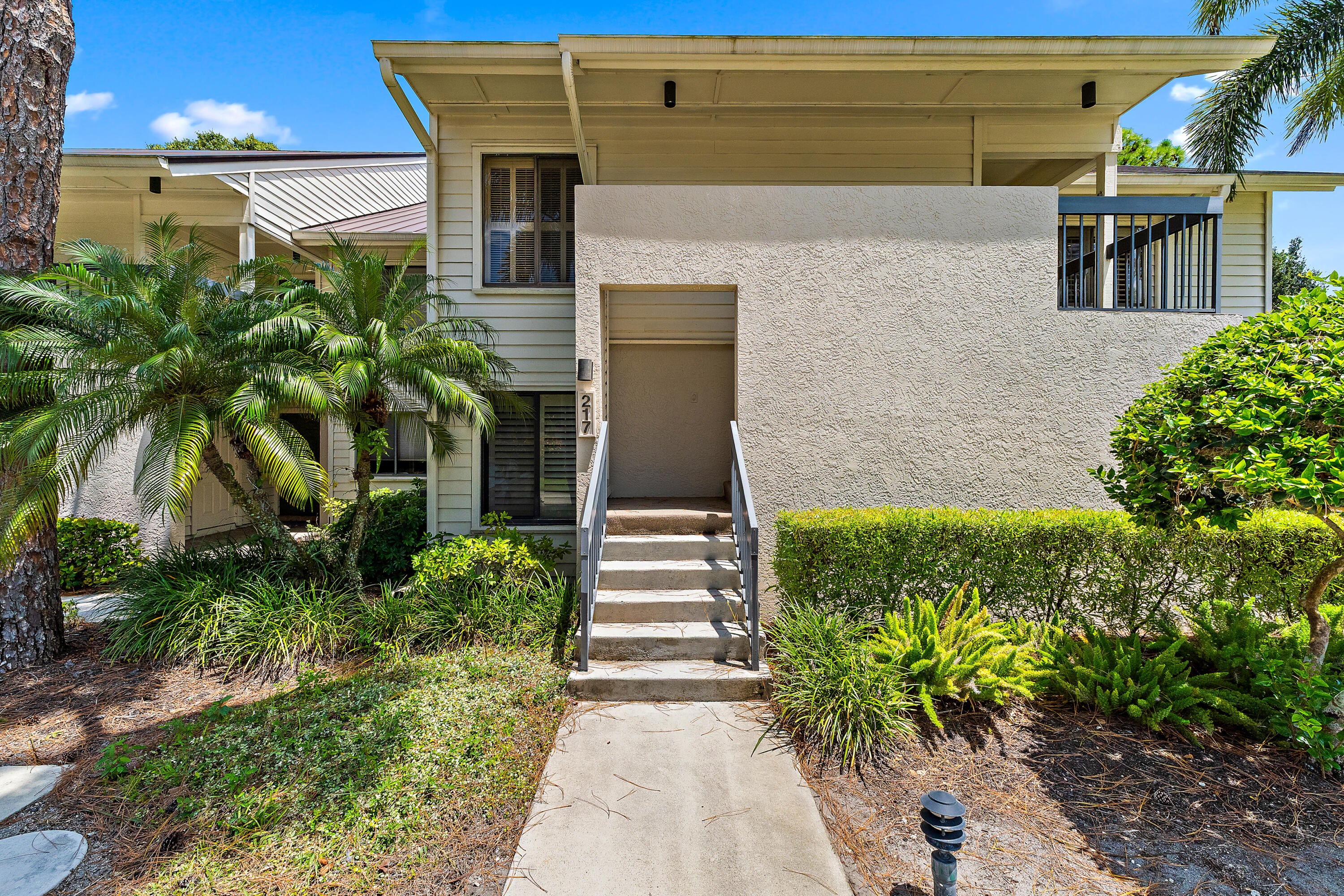 6433 SE Brandywine Court Unit 217 — photo