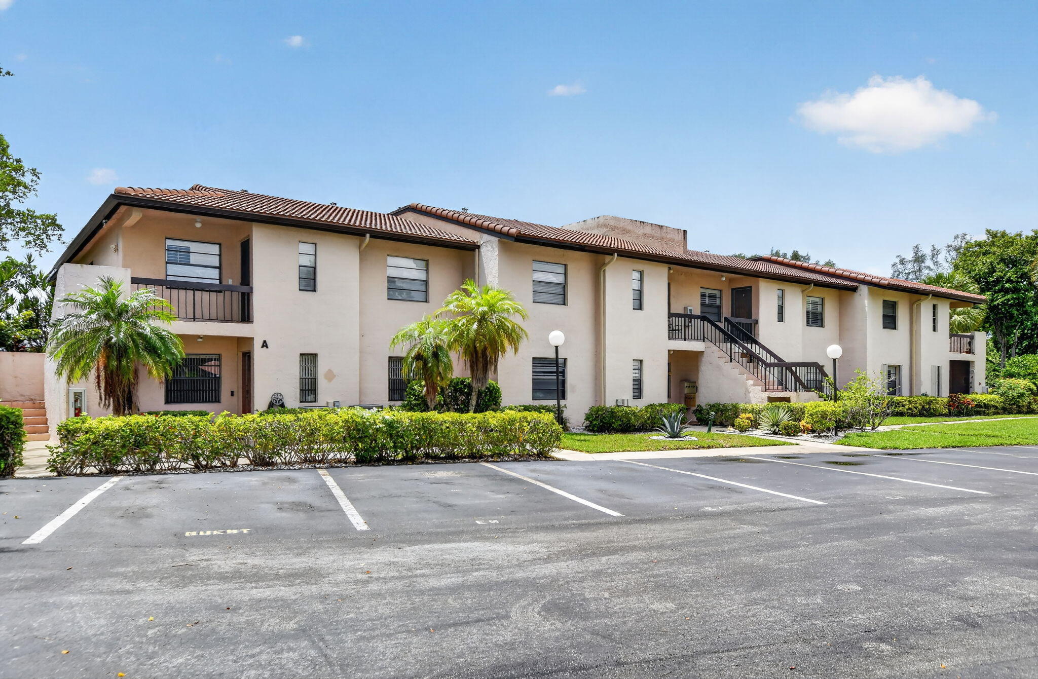 9287 Vista Del Lago 13 D — photo