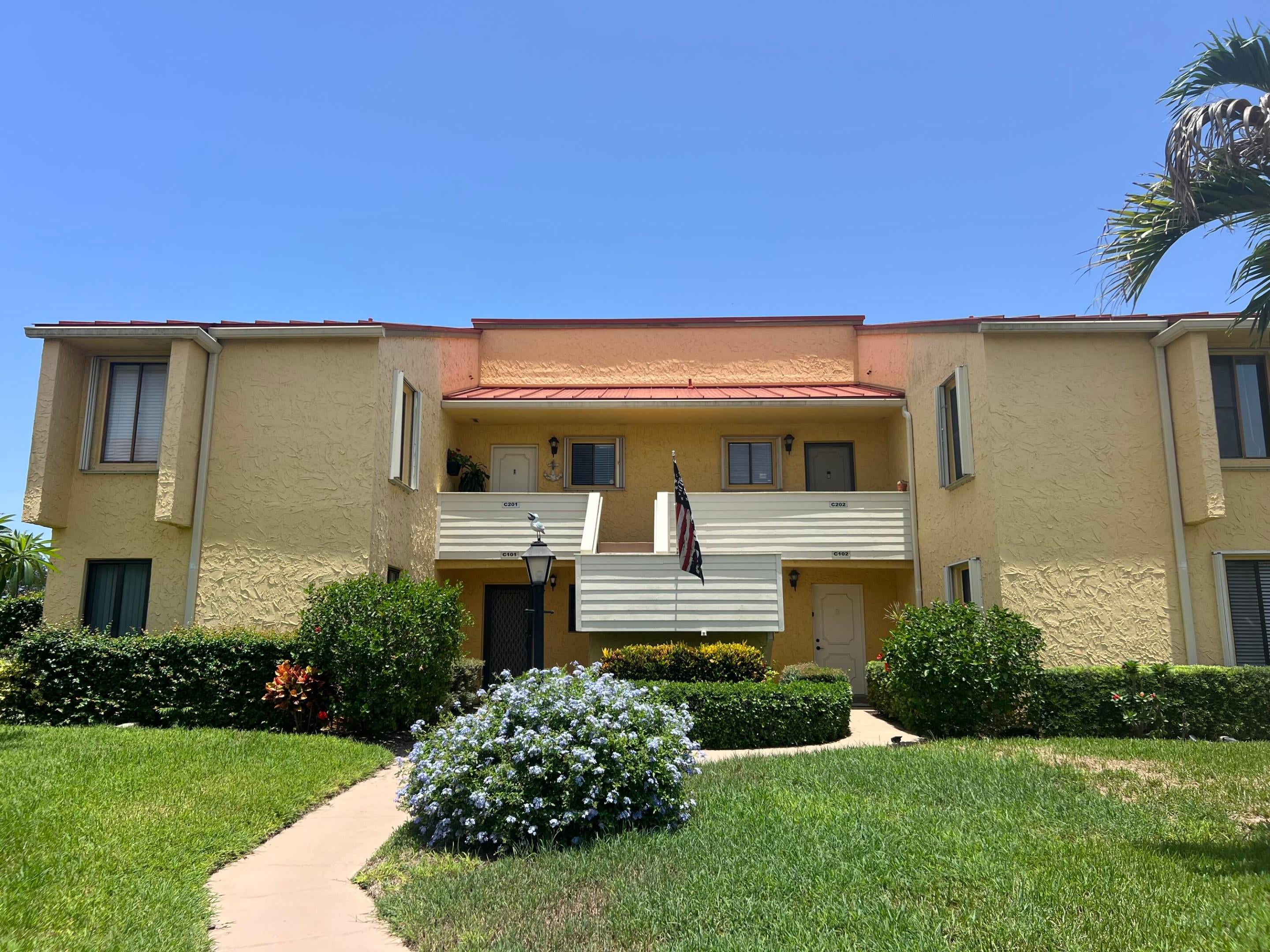 5373 SE Miles Grant Road 102 — photo