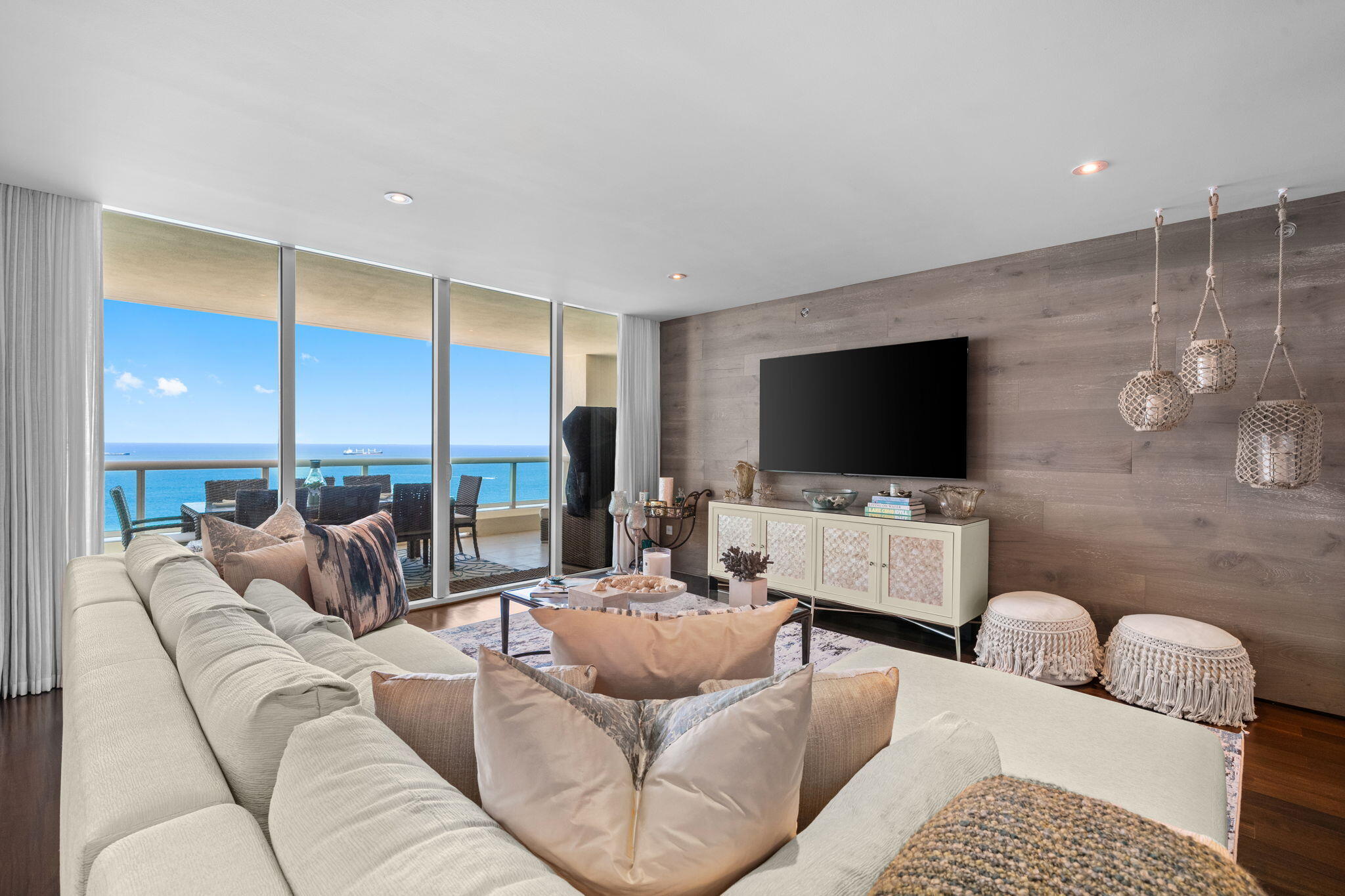 101 S Fort Lauderdale Beach Boulevard 2303 — photo