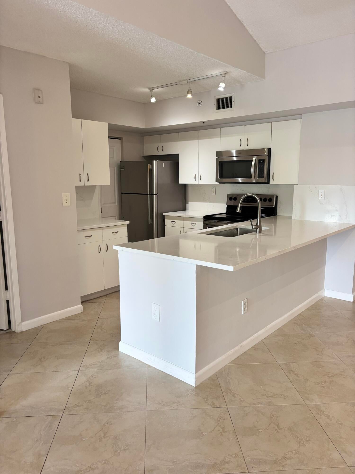 2640 S University Drive 305 — photo