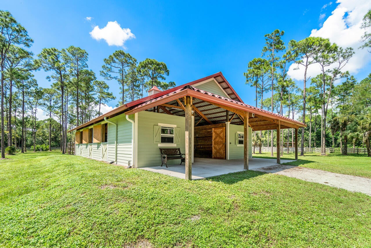 1835 Stallion Drive Stalls — photo