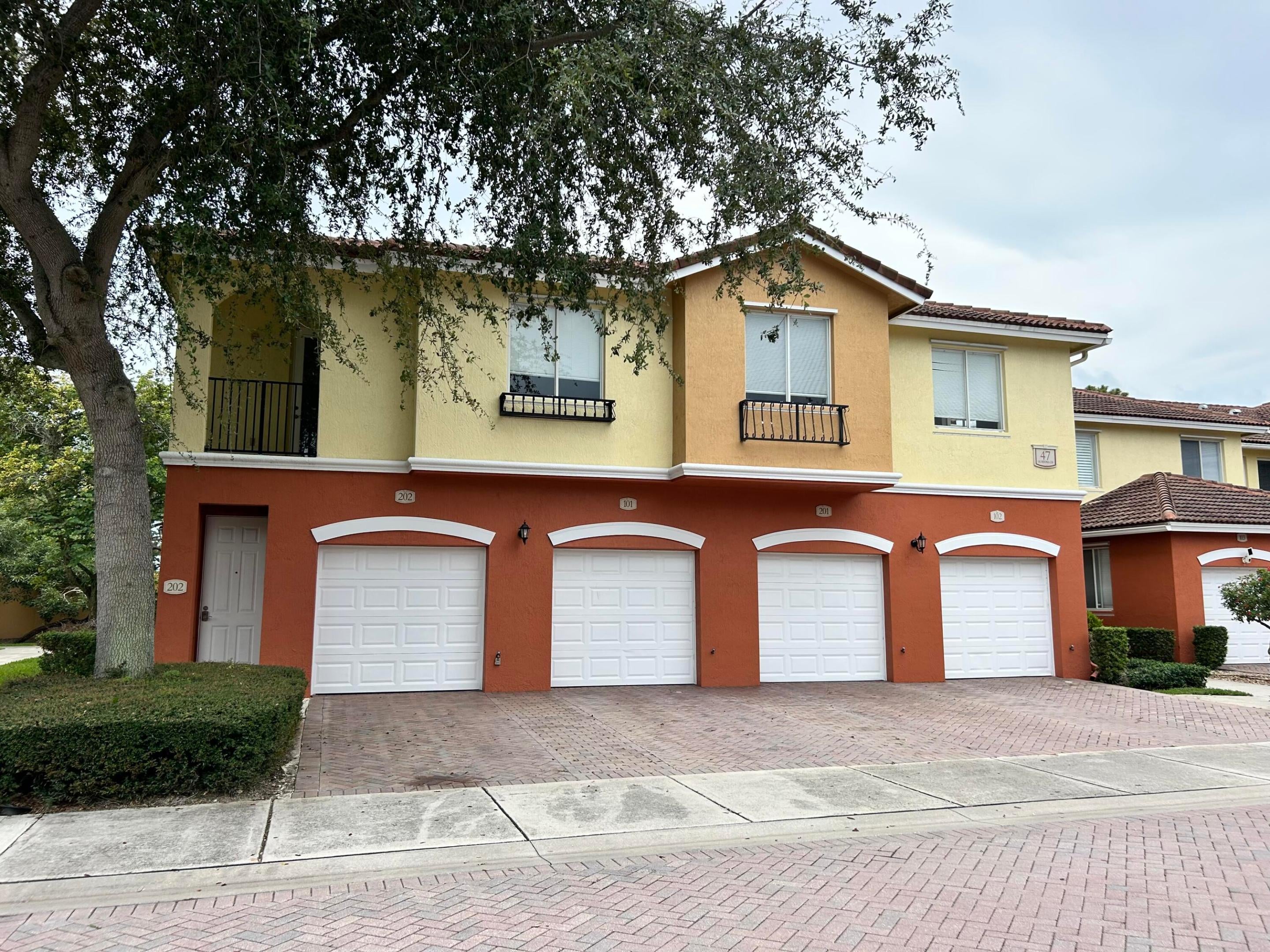 47 SE Sedona Circle 202 — photo