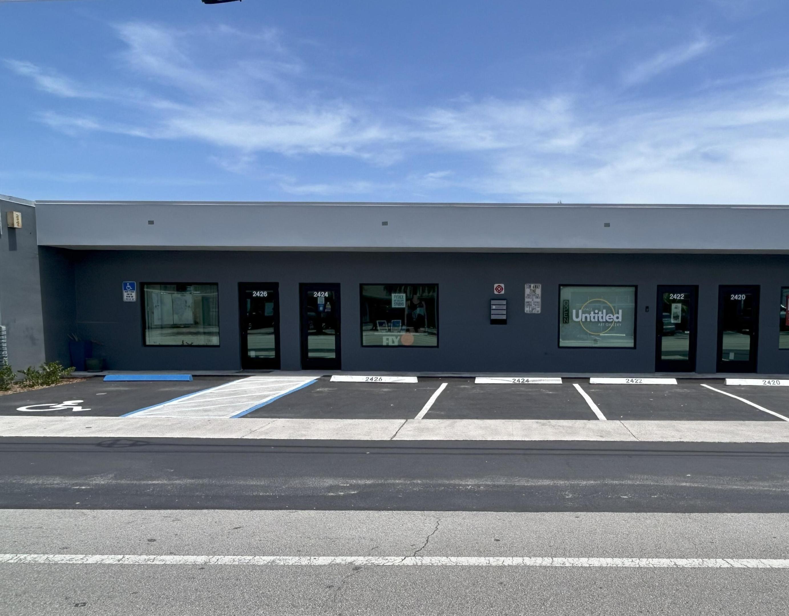 2424 N Dixie Highway — photo