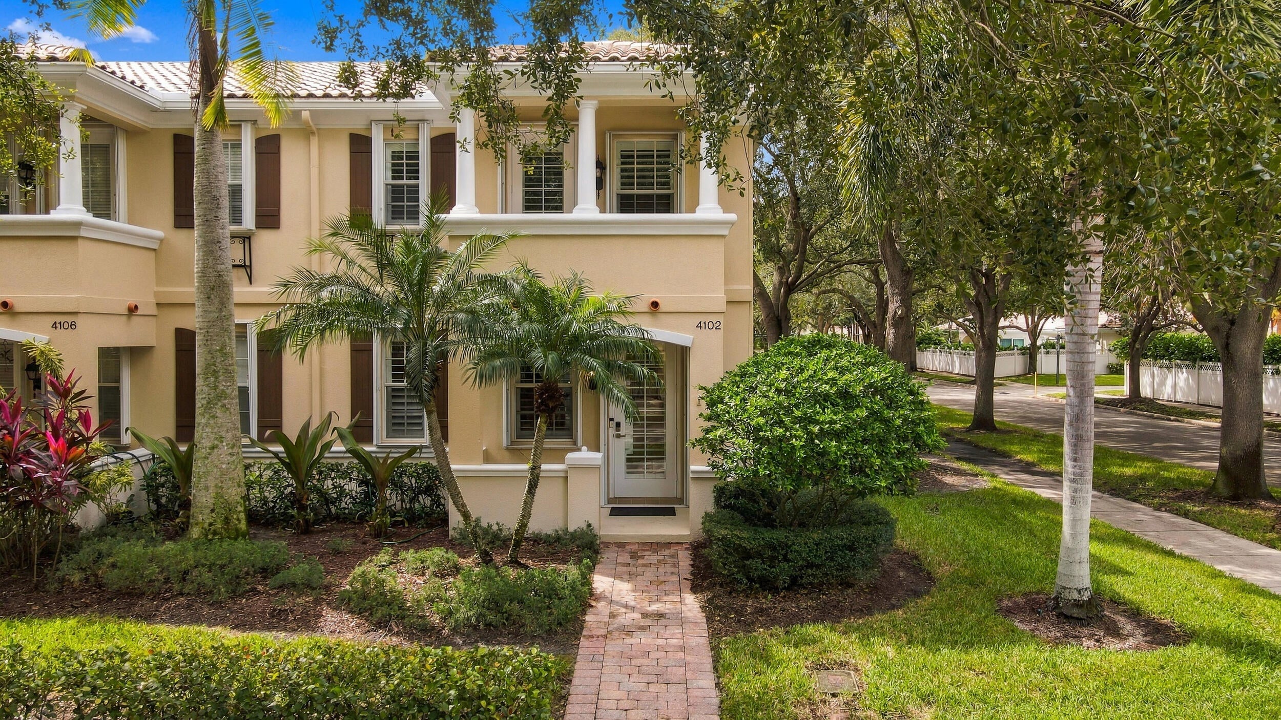 4102 Community Drive — photo