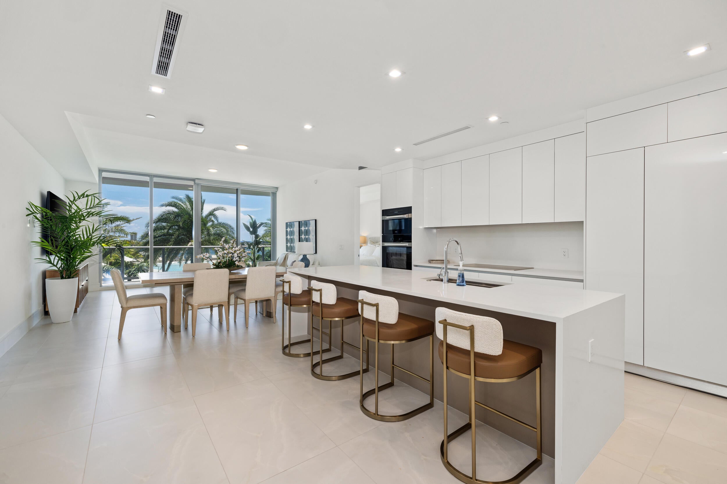 220 Lake Shore Drive 704 — photo