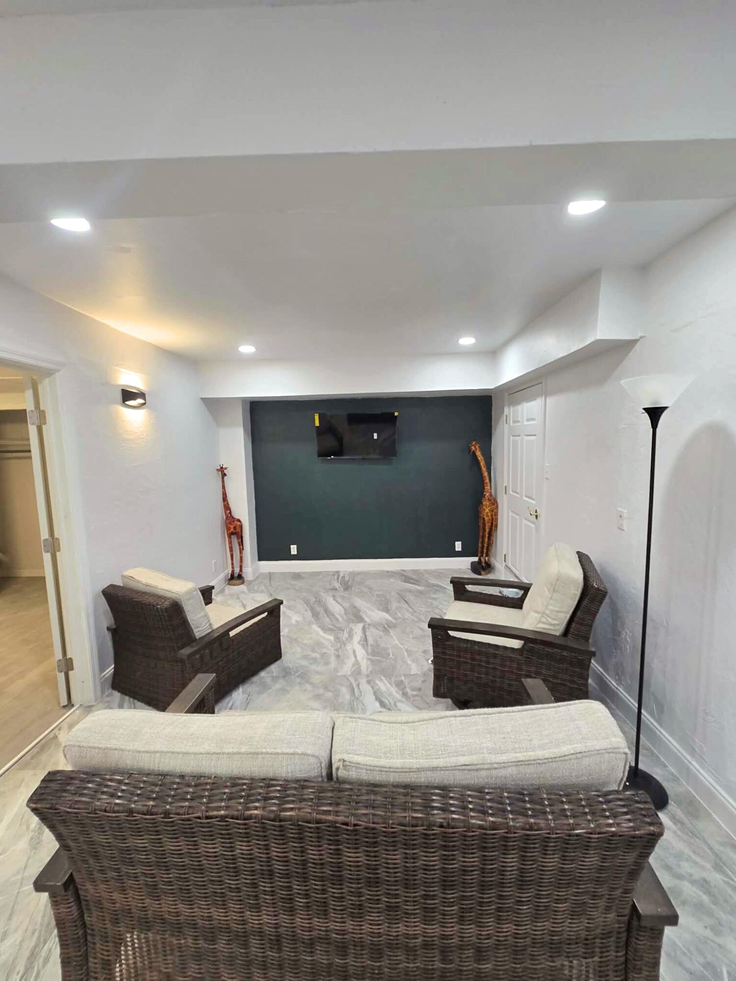901 Thatcher Boulevard B — photo