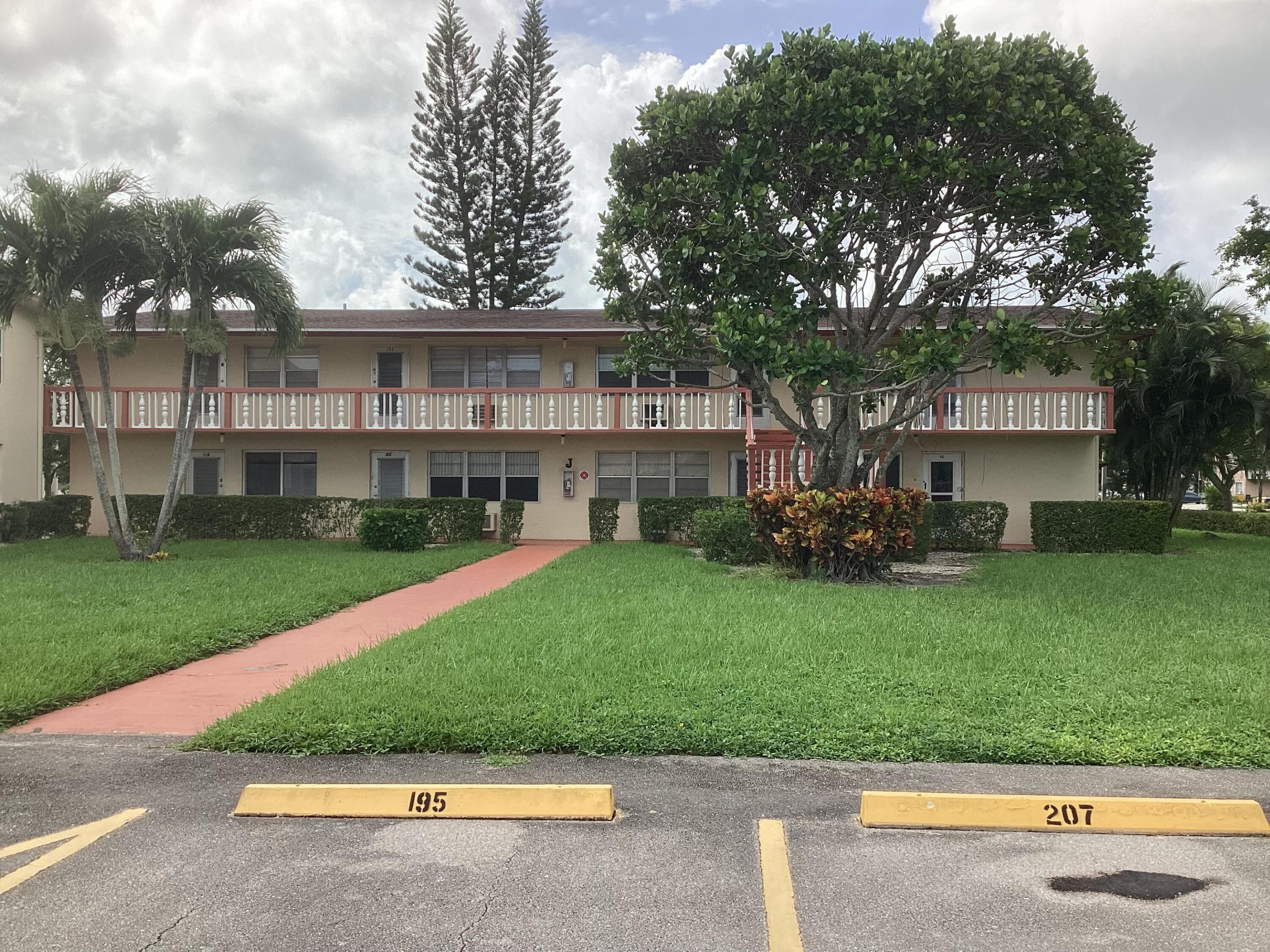 208 Chatham J 208 — photo