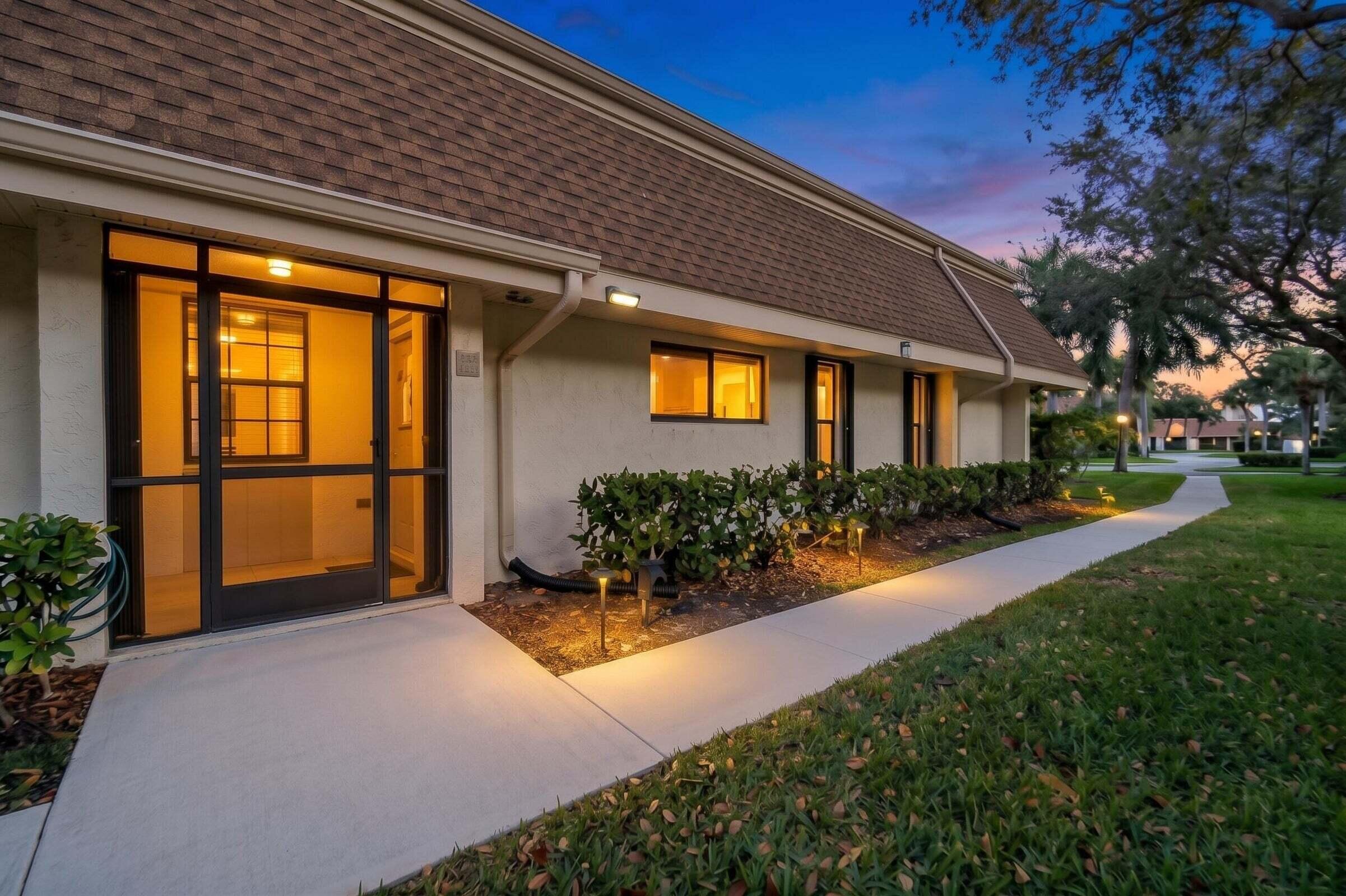 109 Half Moon Circle C — photo