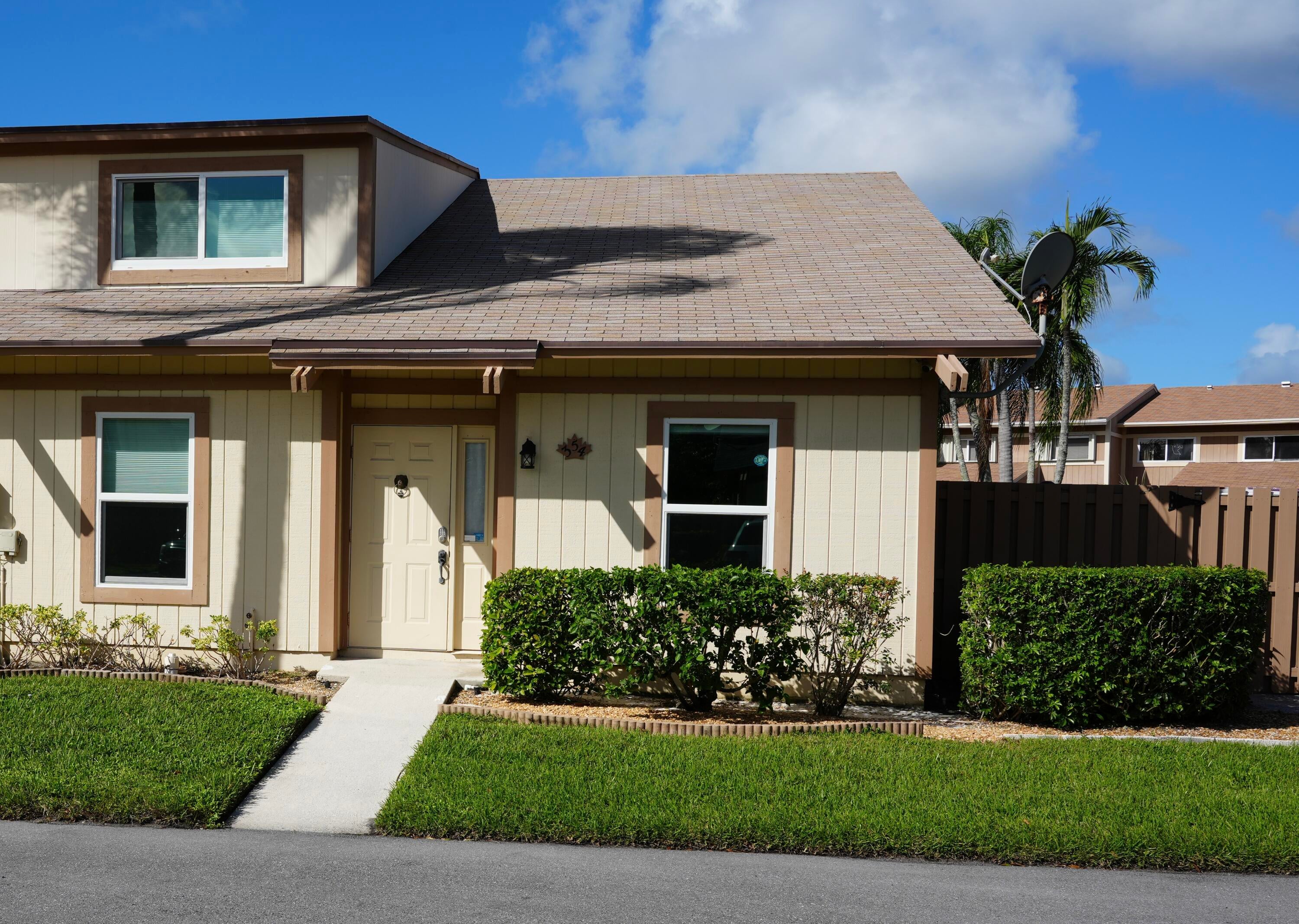 354 Maplecrest Circle — photo