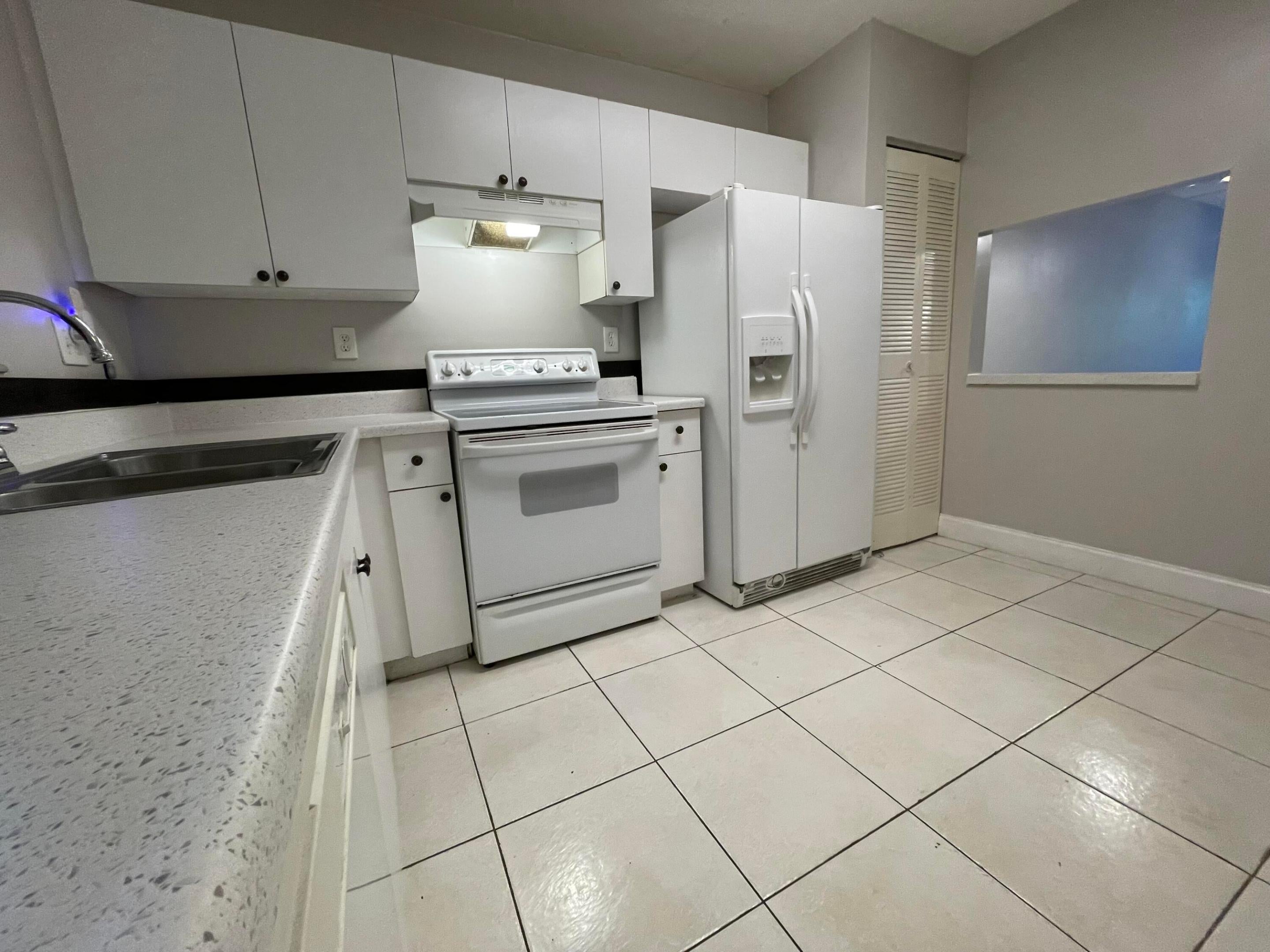2967 Riverside Drive 109 — photo