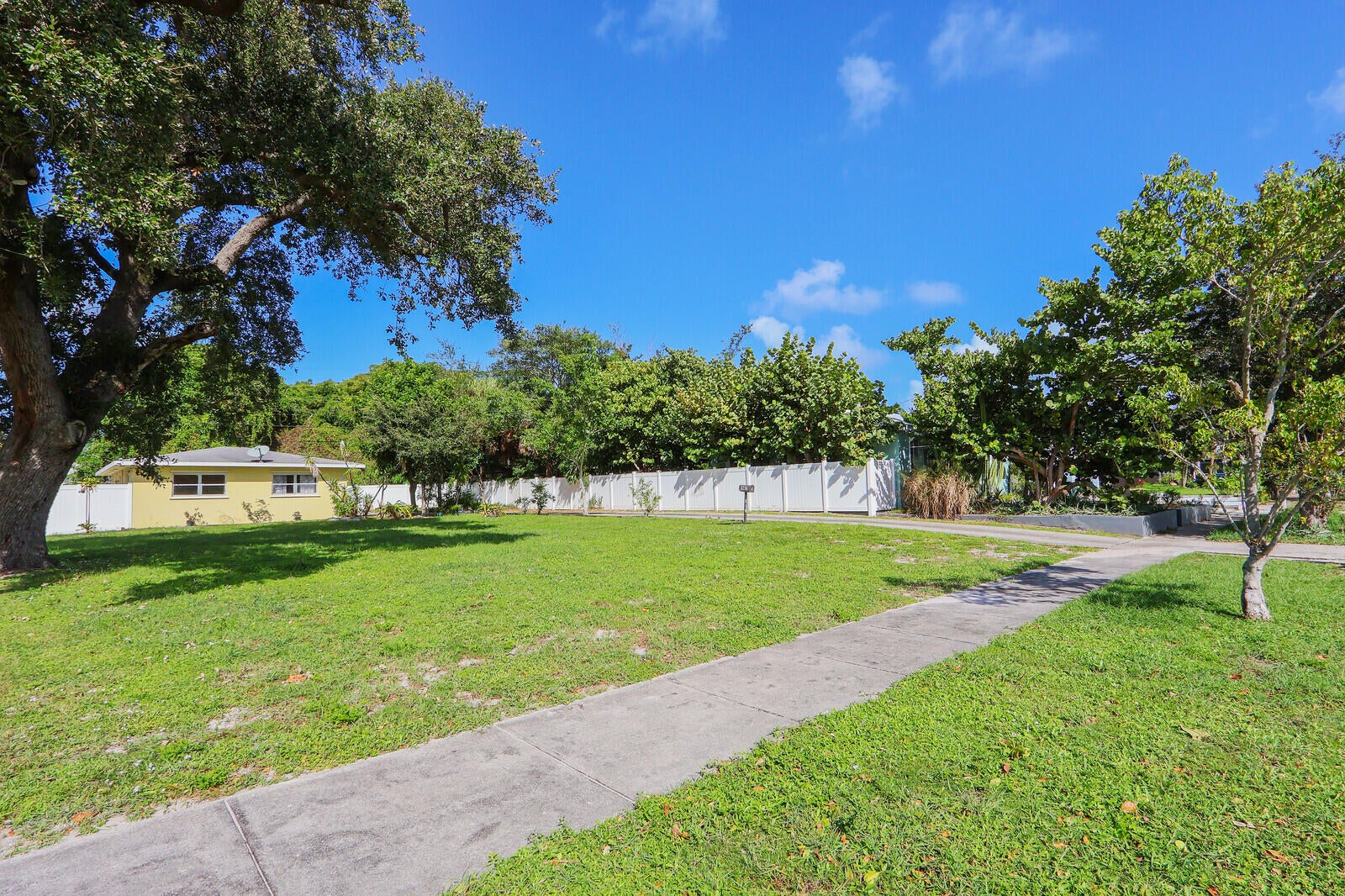 147 Foresteria Drive — photo