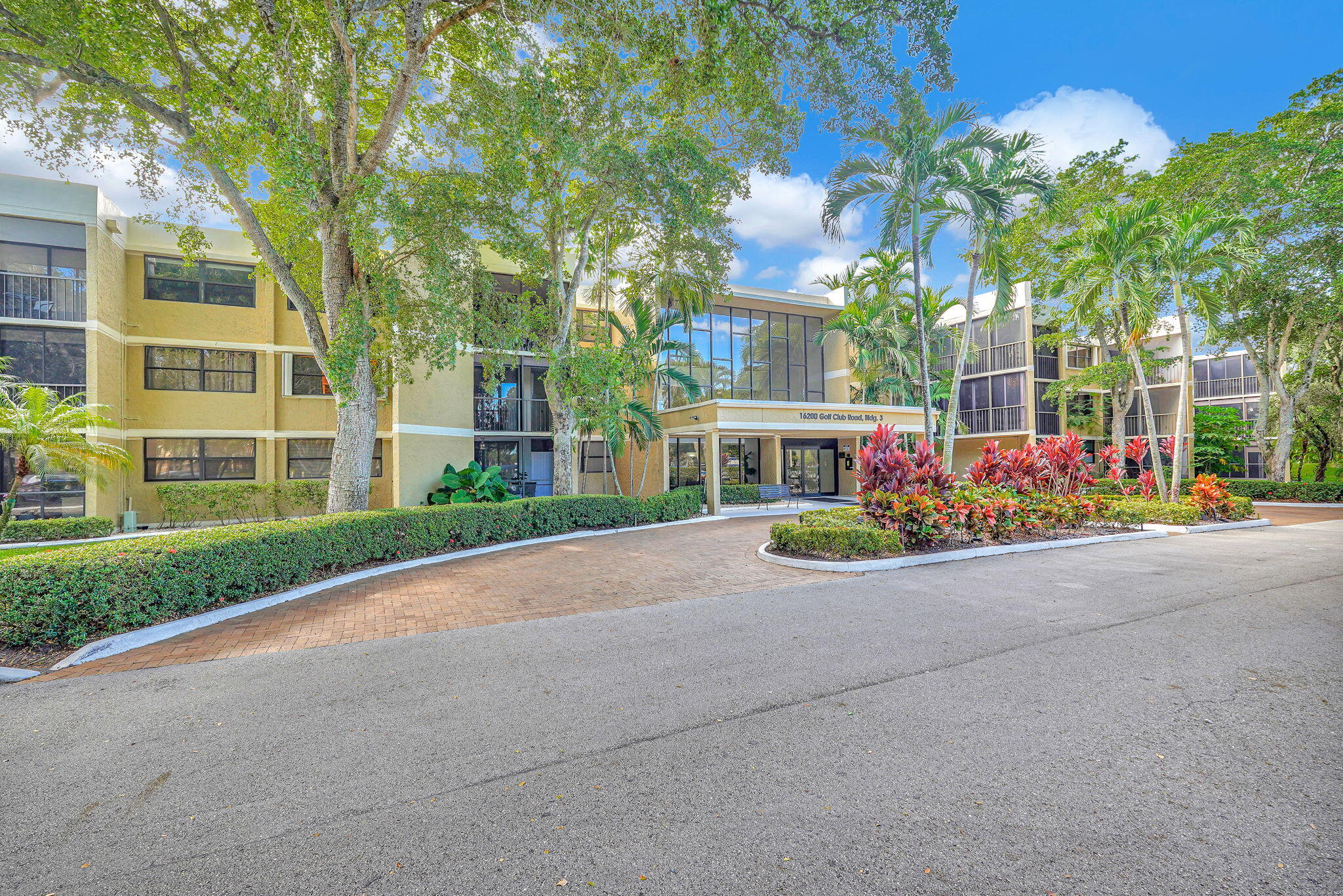 16200 Golf Club Road 206 — photo