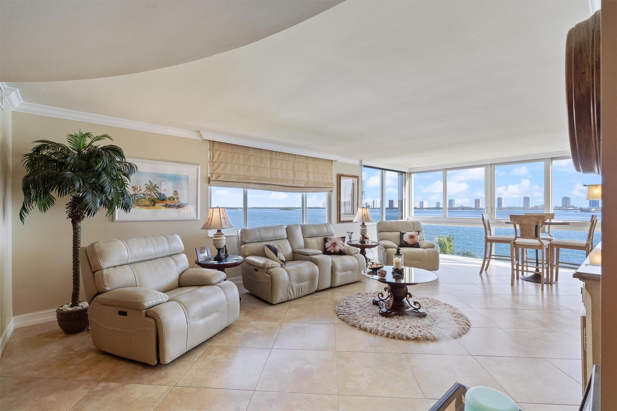 301 Lake Shore Drive 501 — photo
