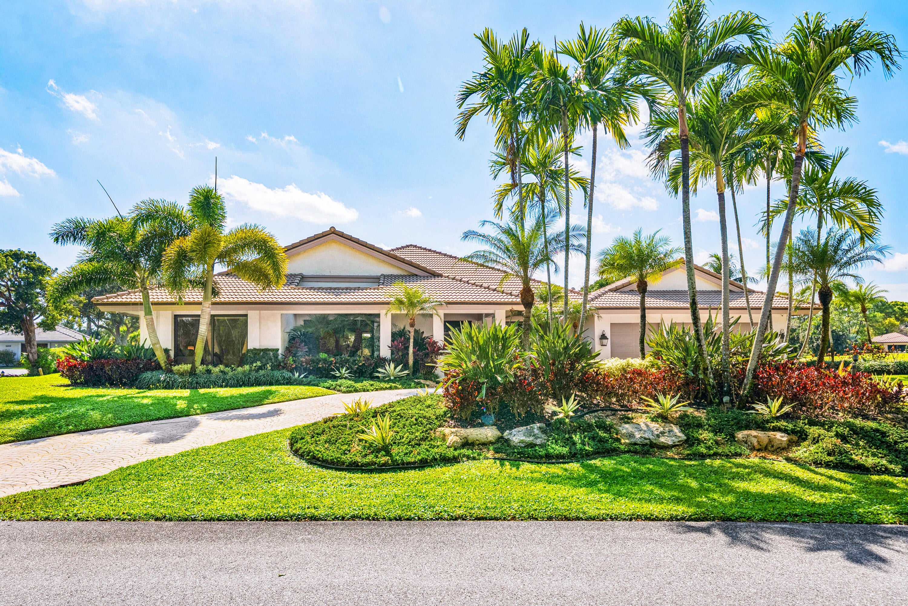 5221 Estates Drive — photo
