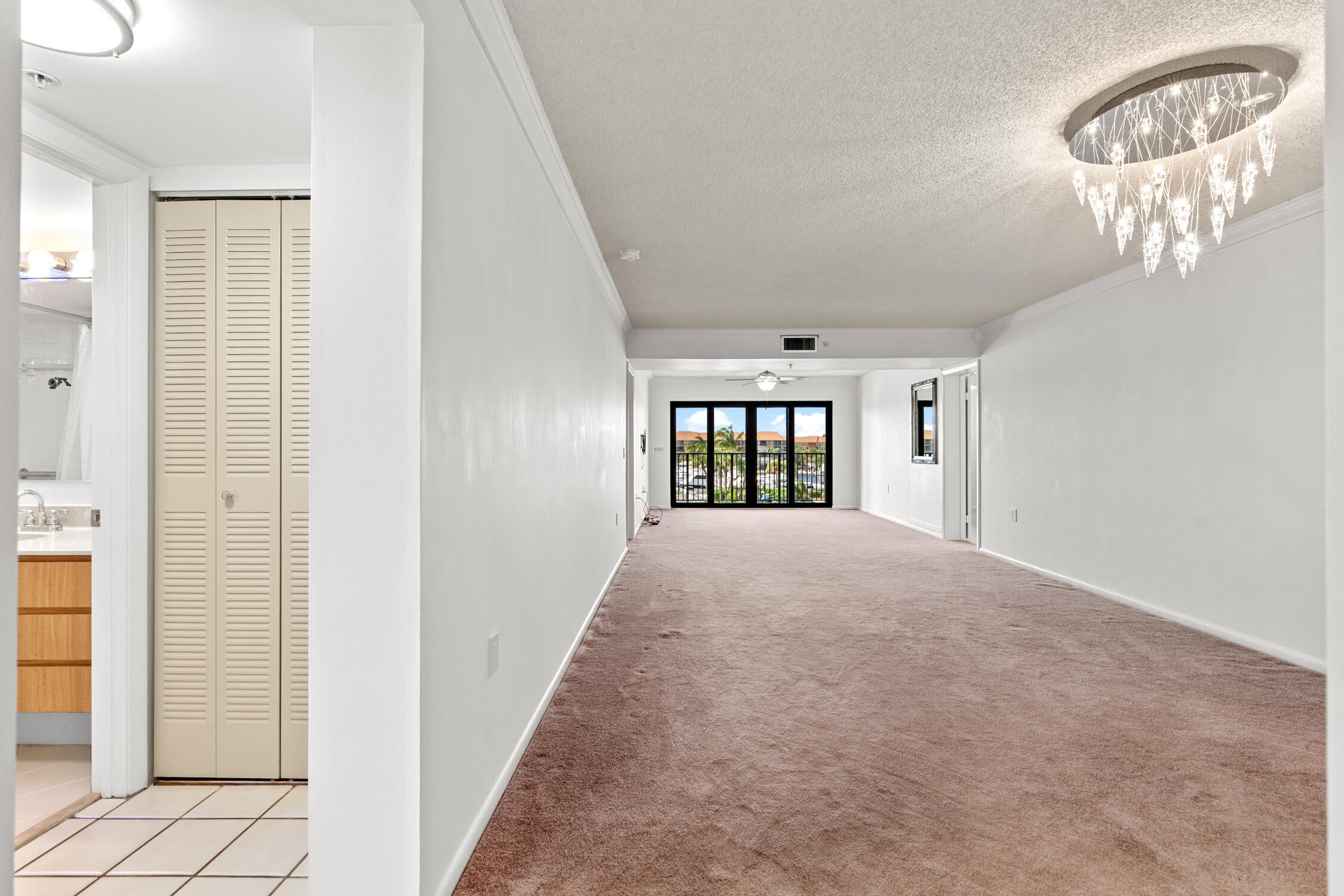 601 Seafarer Circle 405 — photo