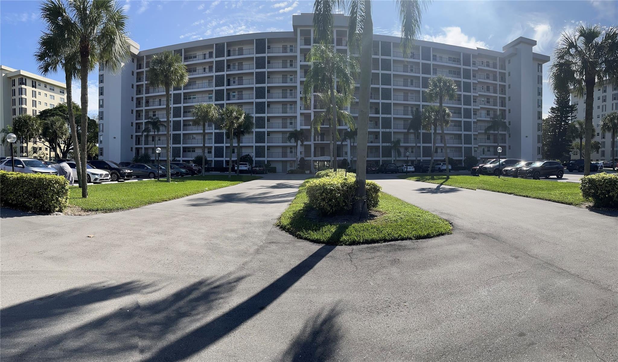 3100 N Palm Aire Drive 304 — photo
