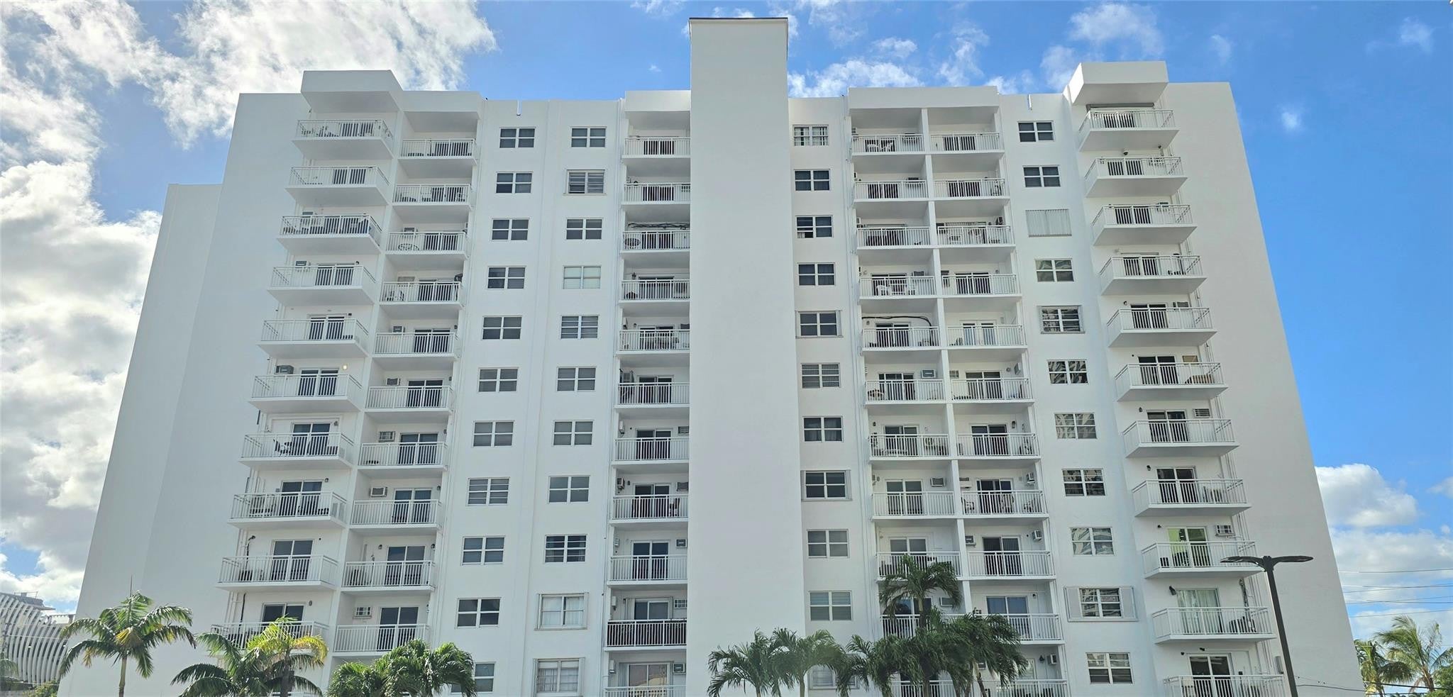 200 S Birch Road 121 — photo