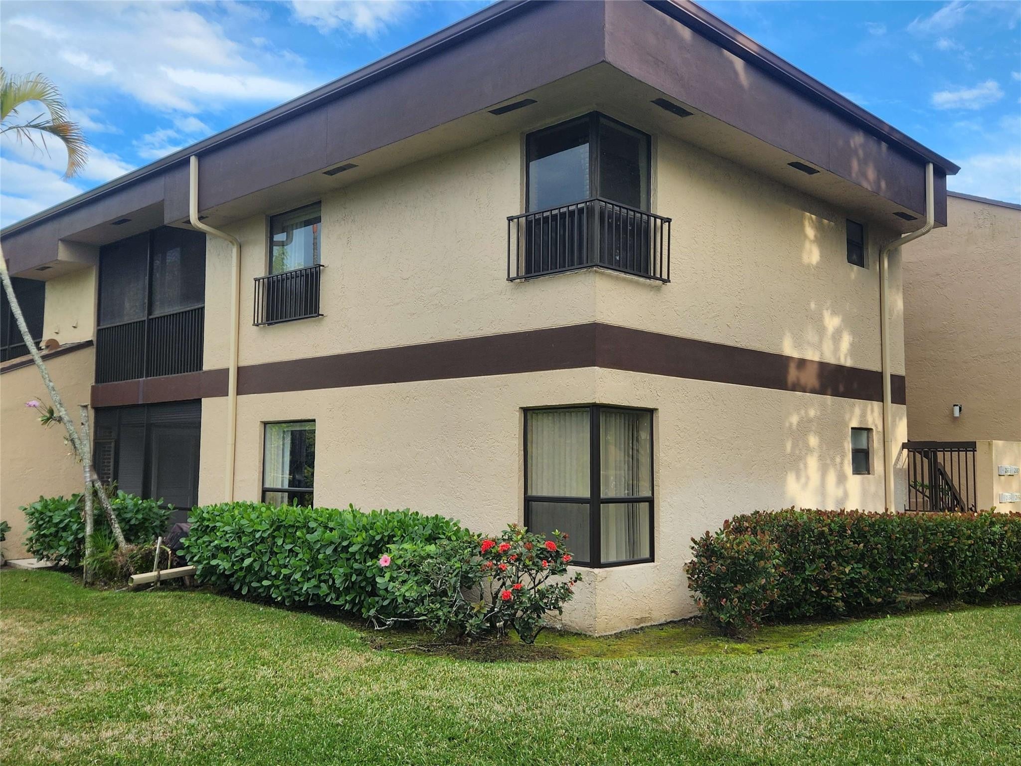 2664 Carambola Cirn 1748 — photo