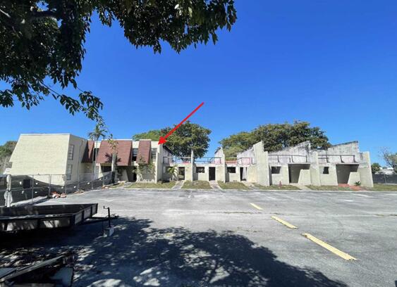 8921 Palm Tree Lane 8921 — photo