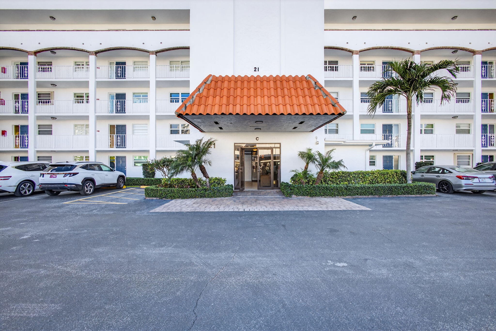 21 Yacht Club Drive 505 — photo