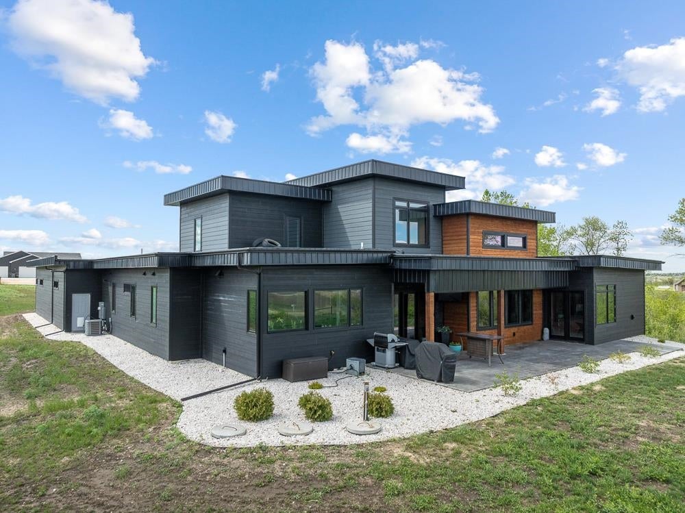 3920 Grayson Dr — photo
