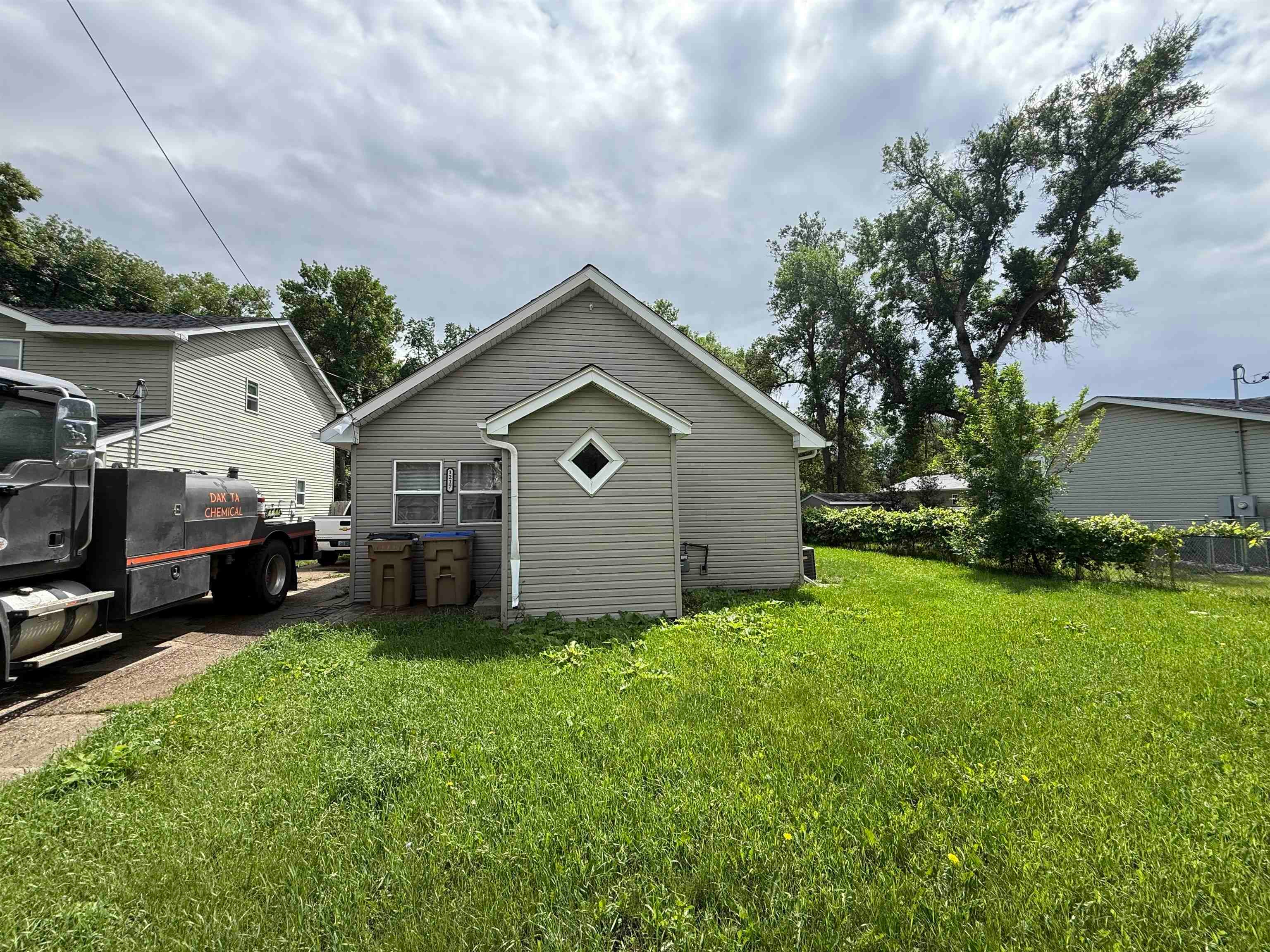 1217 NW 5th NW — photo