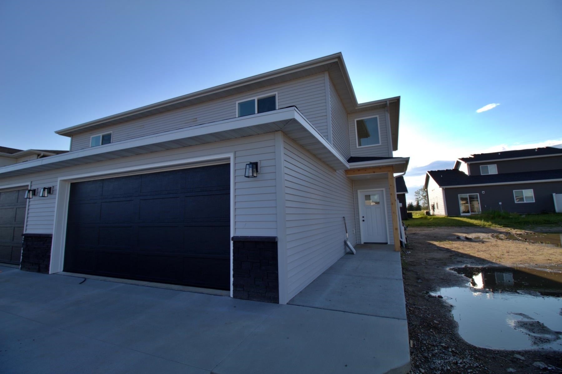 2409 Landmark Dr NW — photo
