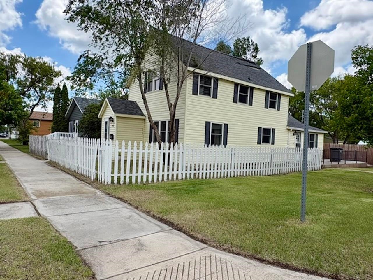 1002 Main St. — photo