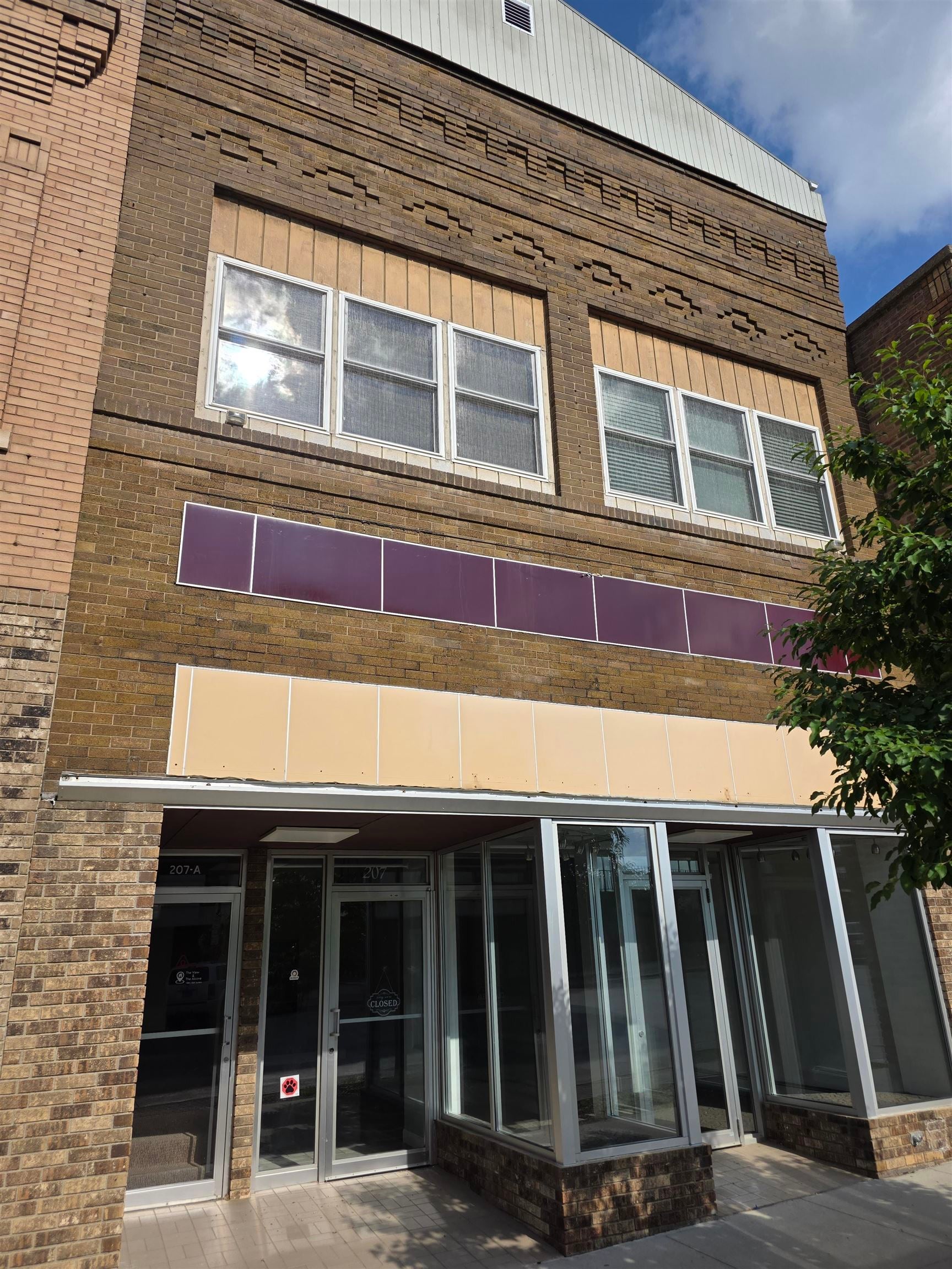 207 S Main St — photo
