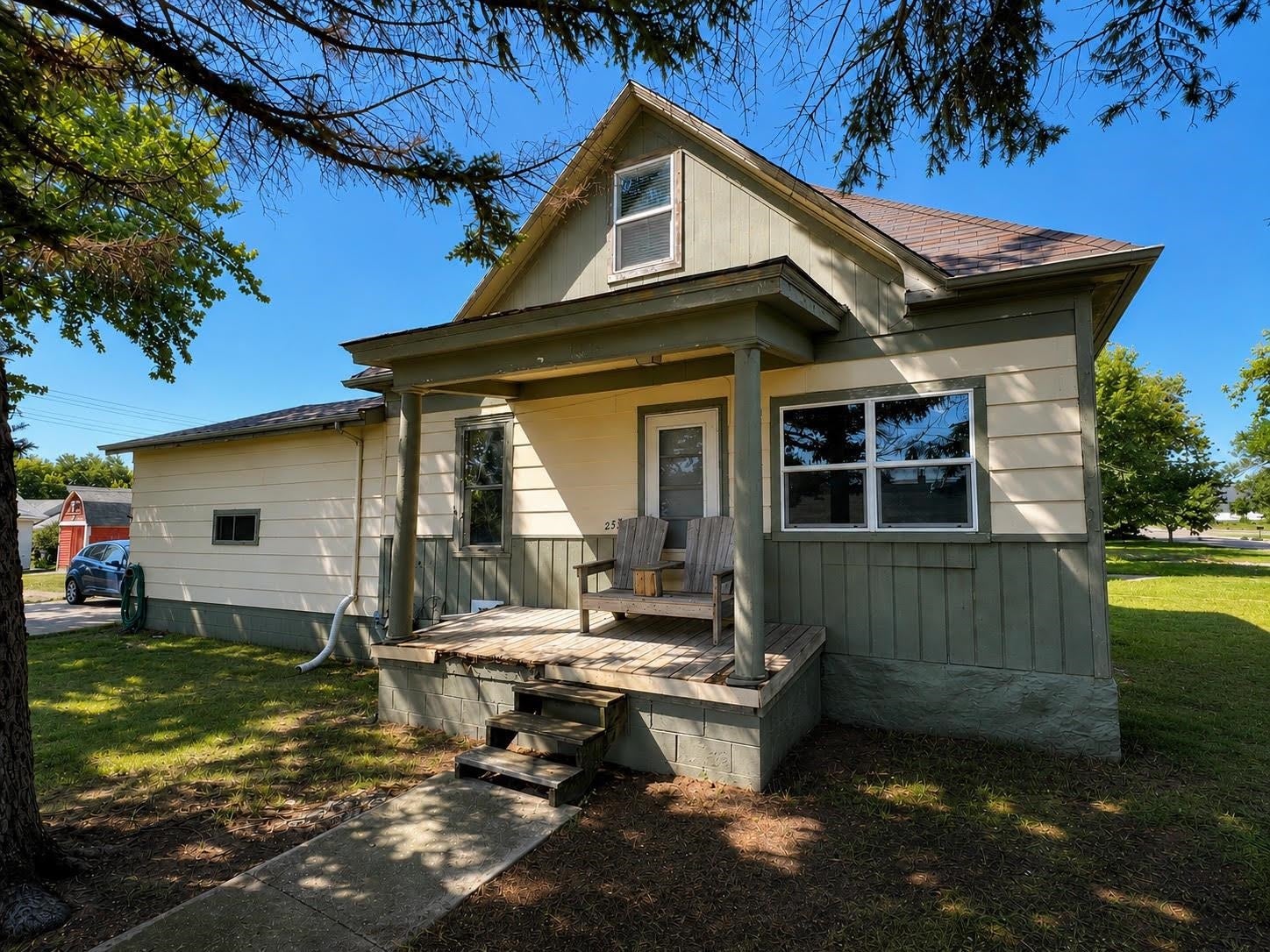 233 1st Ave SE — photo