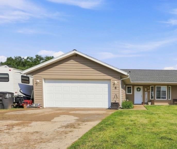 8 Meadow Ln — photo
