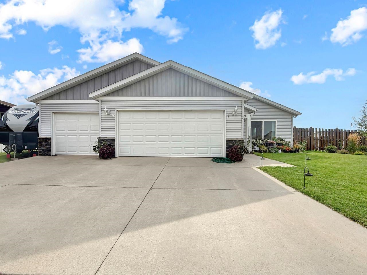 45 Olive Tree Cr NE — photo